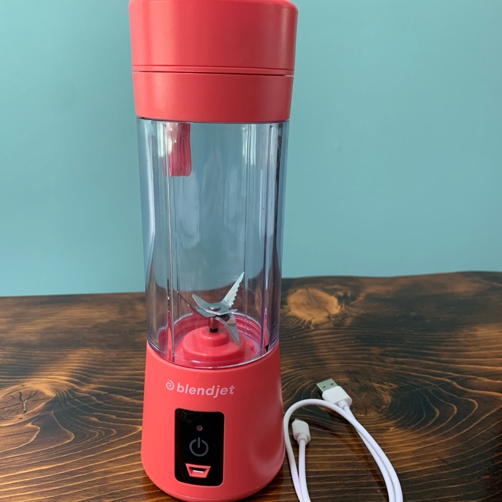 BlendJet Rechargeable Portable Blender - Coral